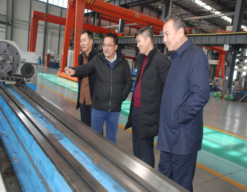 東莞市正翔模具公司領(lǐng)導(dǎo)來(lái)星火機(jī)床公司參觀交流