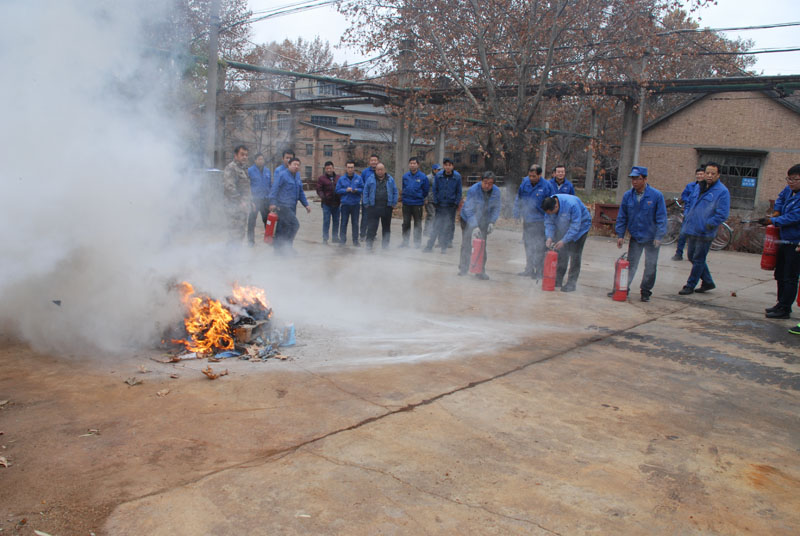 星火機(jī)床公司開(kāi)展消防應(yīng)急演練
