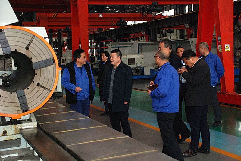 副市長赫文杰來星火機床公司調(diào)研生產(chǎn)經(jīng)營工作