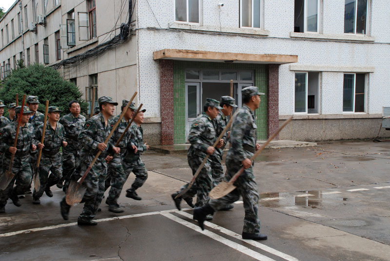 星火機(jī)床公司開展防汛演練