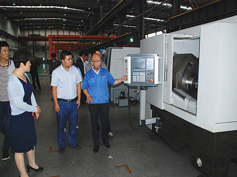 甘肅省委財(cái)辦調(diào)研組來星火機(jī)床公司調(diào)研