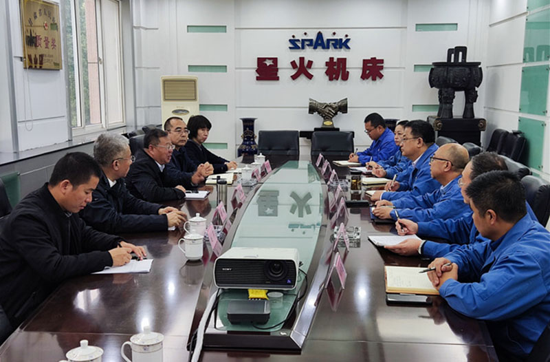 天水市中級人民法院領(lǐng)導(dǎo)來星火機(jī)床公司開展優(yōu)化營商環(huán)境調(diào)研