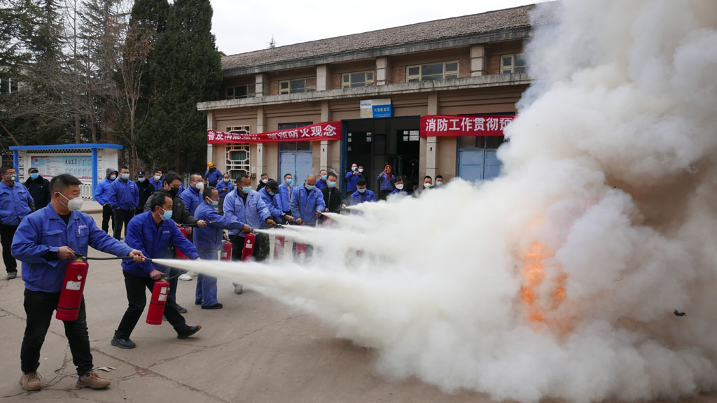 星火機(jī)床公司開(kāi)展冬季消防演練活動(dòng)