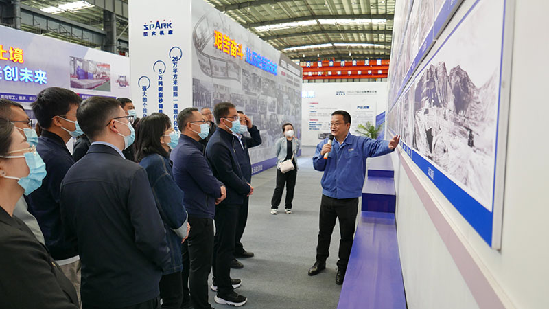 天水市委組織部、市總工會(huì)與星火機(jī)床開展政企黨建交流活動(dòng)