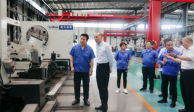 省科技廳廳長張世榮來星火機床調(diào)研科技創(chuàng)新工作