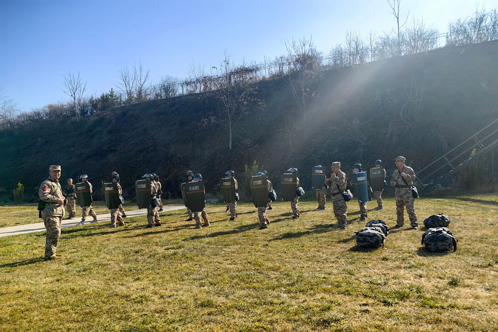 星火機床公司組織職工參加天水市民兵應(yīng)急營集訓(xùn) 星火機床公司組織職工參加天水市民兵應(yīng)急營集訓(xùn)