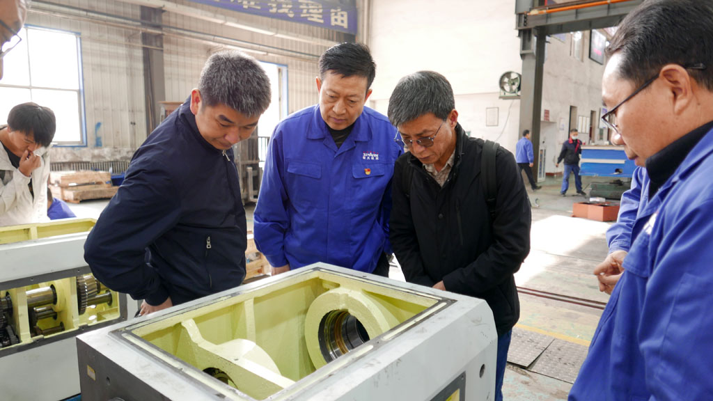 云南臺正集團(tuán)公司領(lǐng)導(dǎo)到星火機(jī)床考察 云南臺正集團(tuán)公司領(lǐng)導(dǎo)到星火機(jī)床考察