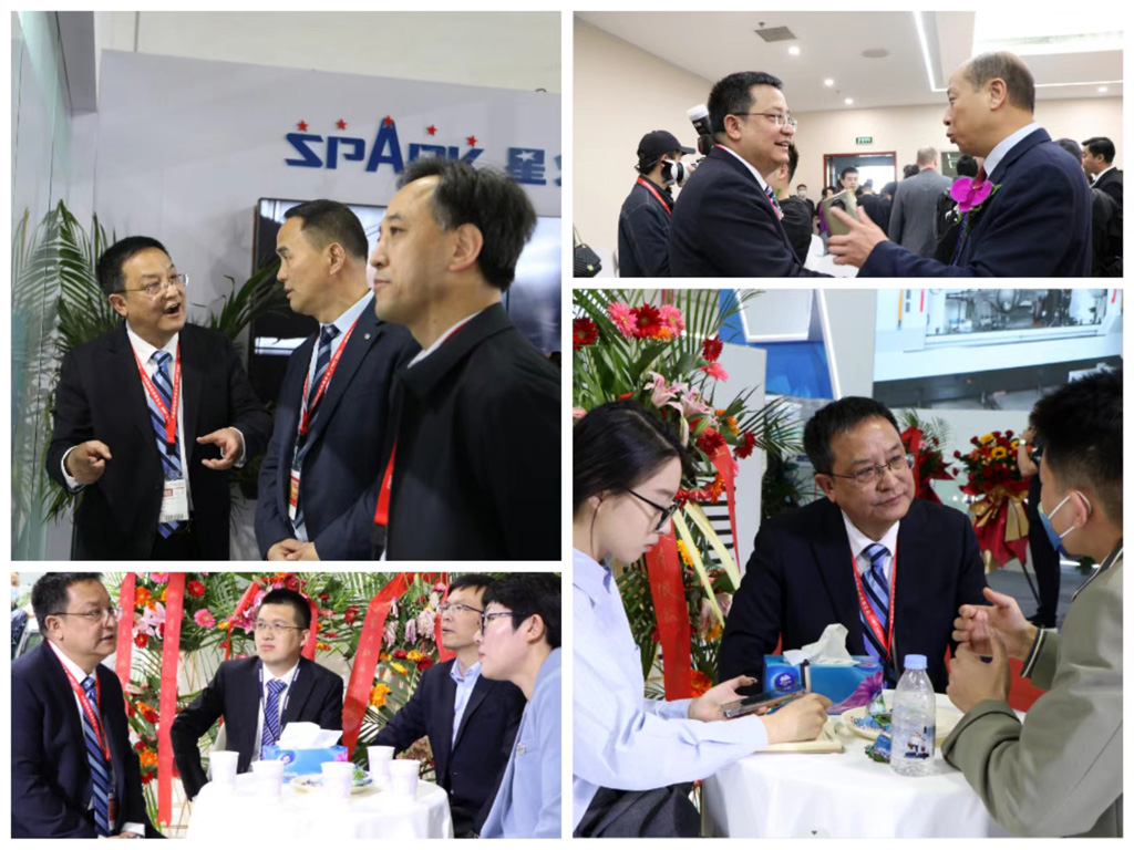 北京國際機床展第一天 星火機床展品備受關(guān)注 北京國際機床展第一天 星火機床展品備受關(guān)注