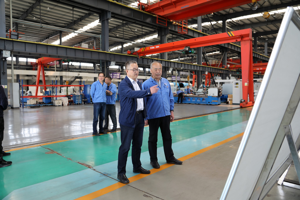 甘肅省政府參事室主任王虎中在星火公司調(diào)研 甘肅省政府參事室主任王虎中在星火公司調(diào)研