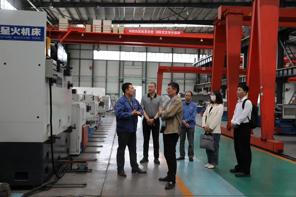 廣州正研管理咨詢有限公司董事長陳永品來星火機床公司調(diào)研 廣州正研管理咨詢有限公司董事長陳永品來星火機床公司調(diào)研