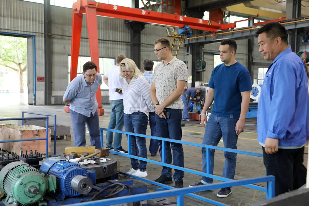 俄羅斯客商來(lái)公司考察產(chǎn)品并參觀 俄羅斯客商來(lái)公司考察產(chǎn)品并參觀