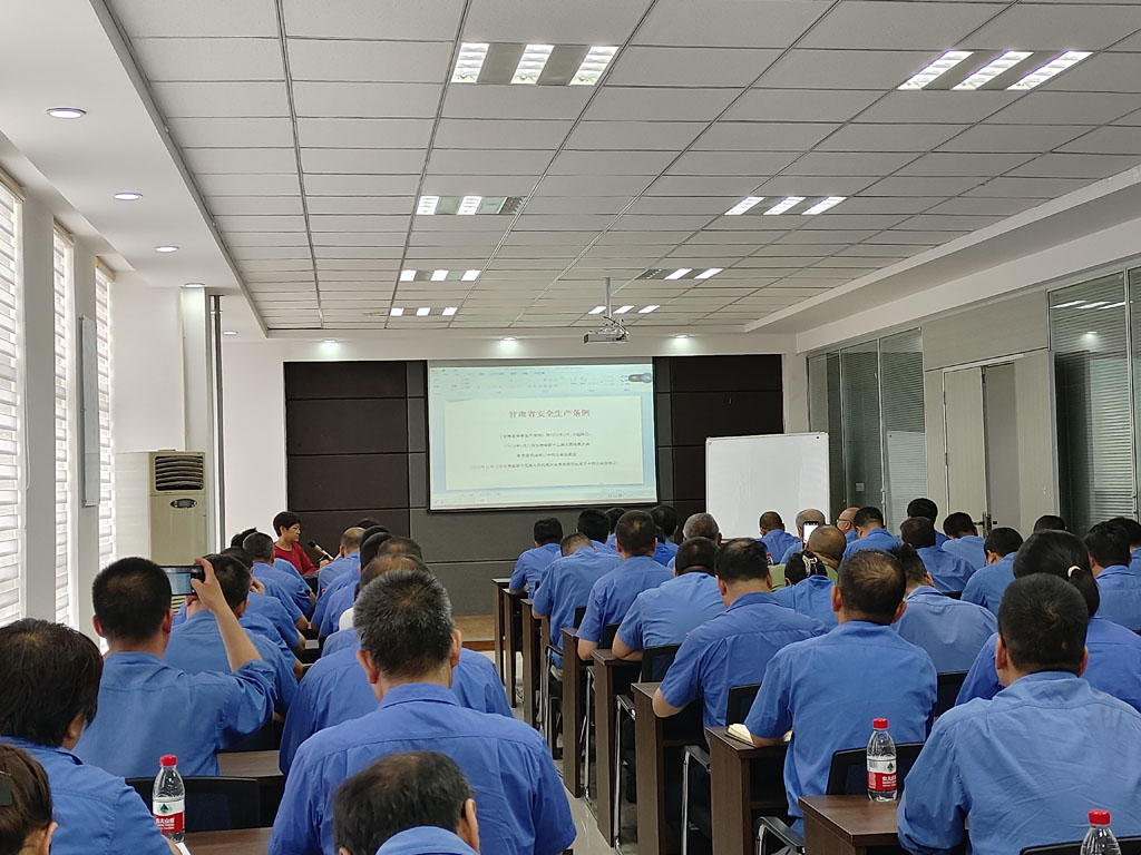 星火機(jī)床公司開(kāi)展2023年度安全知識(shí)培訓(xùn) 星火機(jī)床公司開(kāi)展2023年度安全知識(shí)培訓(xùn)