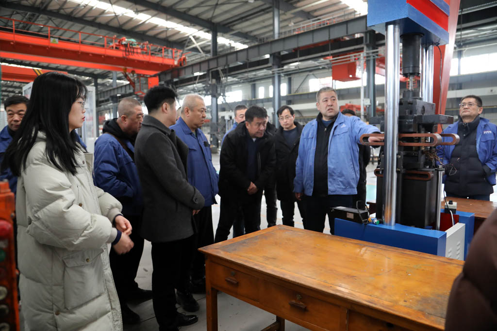 強(qiáng)化產(chǎn)品知識儲備,助力市場開拓能力,星火機(jī)床公司組織銷售員開展產(chǎn)品知識培訓(xùn)