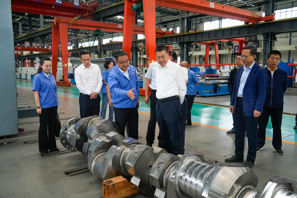 甘肅省副省長(zhǎng)雷思維蒞臨星火數(shù)控調(diào)研指導(dǎo)