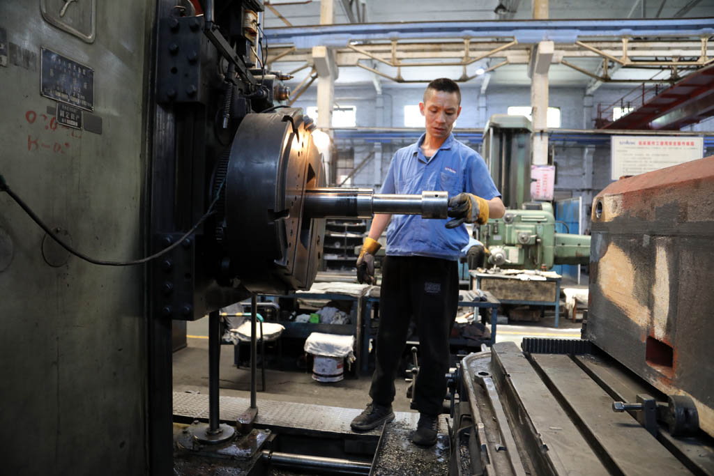 “向勞模學(xué)習(xí)，做時(shí)代工匠”之匠心鑄就卓越實(shí)干詮釋擔(dān)當(dāng) ——— 記星火數(shù)控公司大件加工分廠鏜床工、天水市勞模甄毅博 