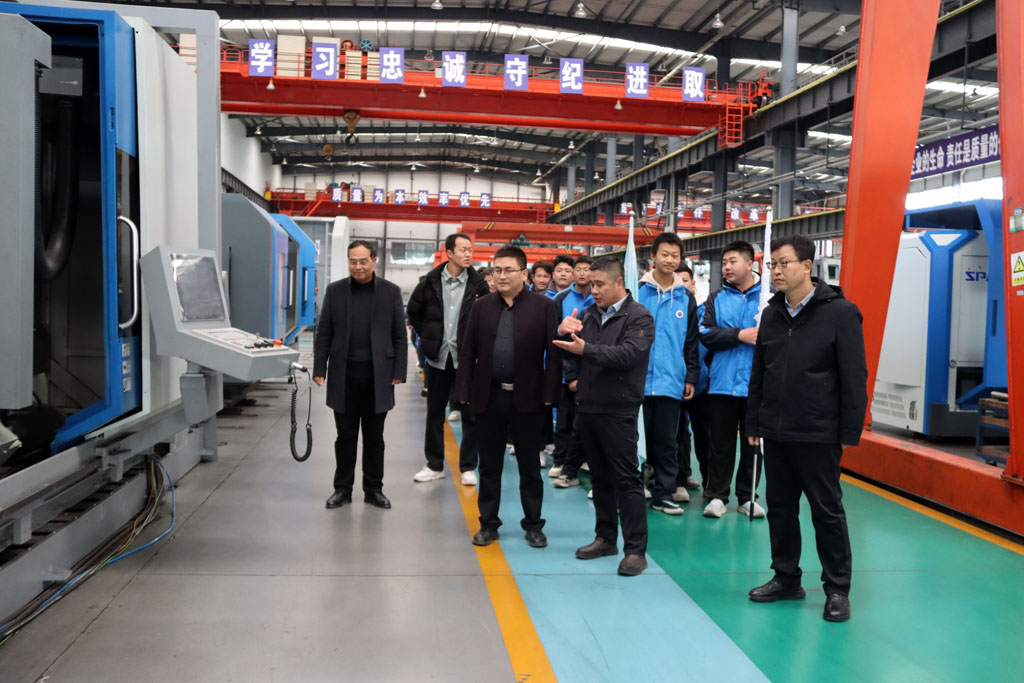 麥積職專學(xué)生走進(jìn)星火數(shù)控開(kāi)展參觀學(xué)習(xí)活動(dòng)